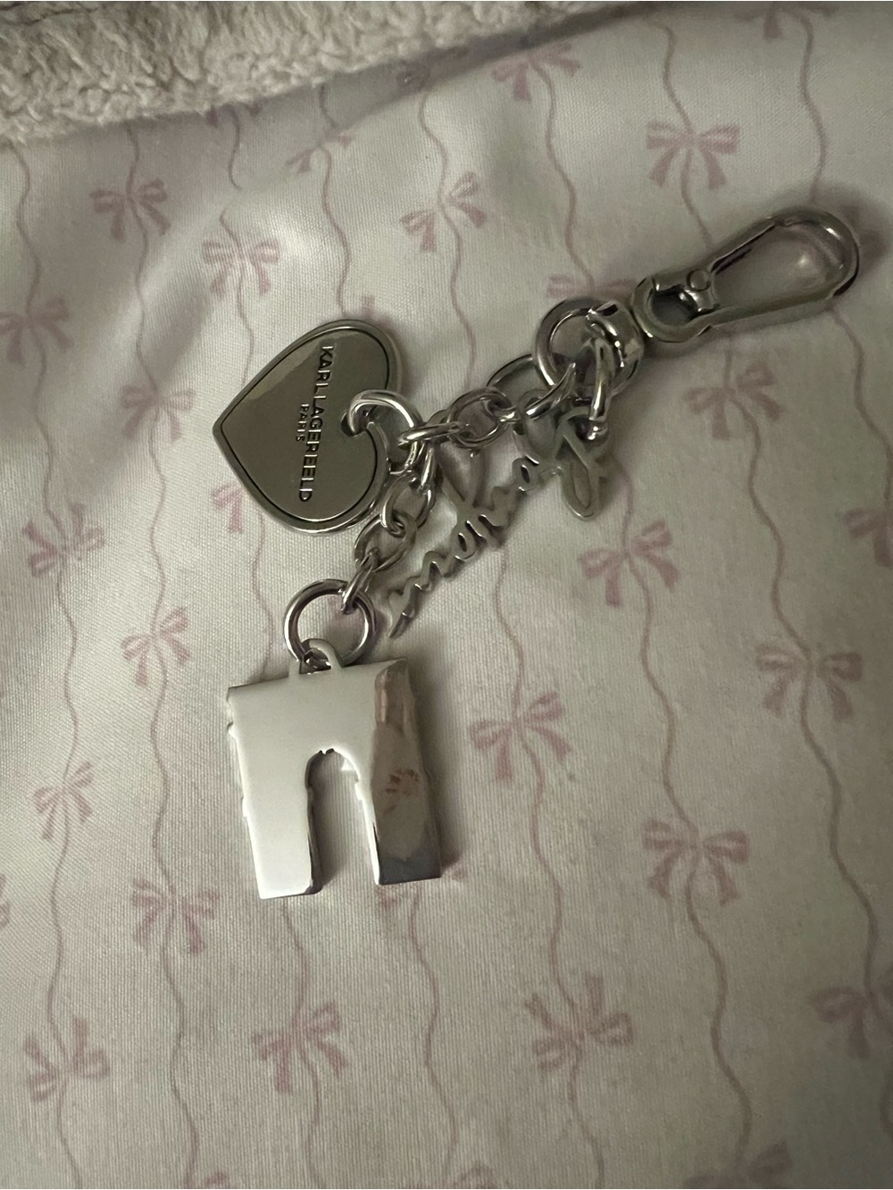 Karl Lagerfeld Silver-Tone Heart & Letter Charm Keyring purse charm - Picture 4 of 4